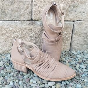 Vince Camuto Pamelle